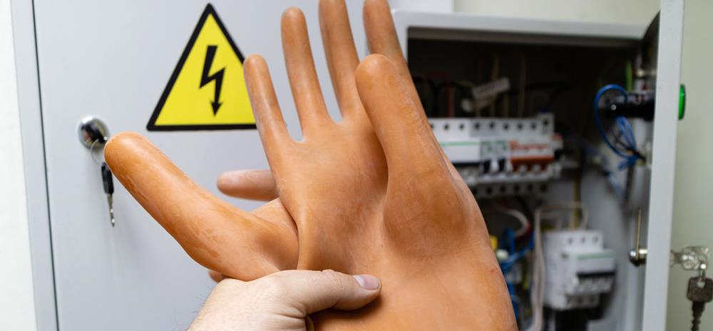 A cosa servono i guanti dielettrici e quando usarli?